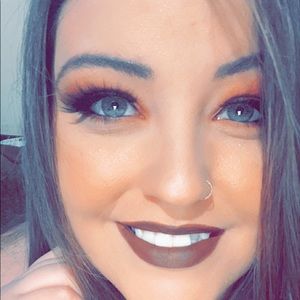 Meet your Posher, Courtney